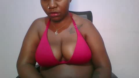 honey_beb online show from October 8, 2025, 6:05 pm