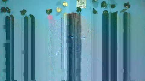 Snapshot of honey_bug2 chatting on November 3, 2025, 8:04 am Queen online show from November 3, 2025, 8:04 am