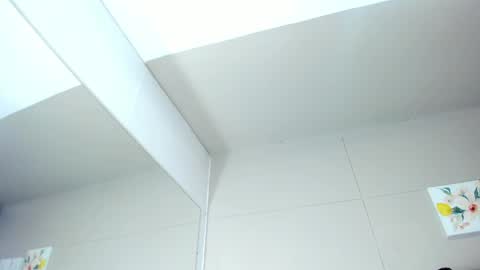 honey_hex_ online show from May 16, 2026, 1:21 pm