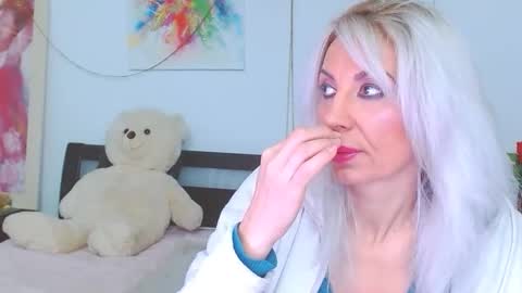 honey_lara online show from February 14, 2026, 7:21 pm