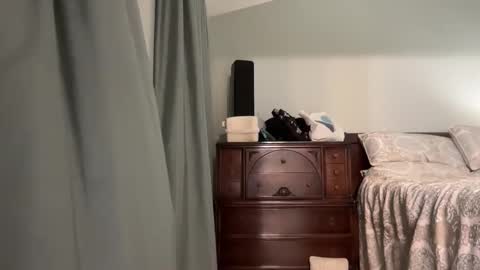 honey_man14 online show from June 8, 2026, 3:23 pm