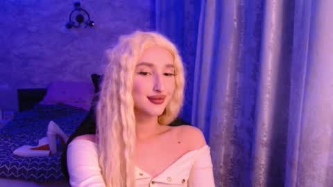 honey_sunset online show from November 24, 2025, 9:47 pm