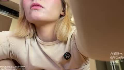 Snapshot of honey_sunshine chatting on May 2, 2026, 11:48 am Jenyanew vid how I squirt in forest in bio online show from May 2, 2026, 11:48 am