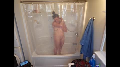 Honey XO XO online show from April 18, 2026, 5:17 pm