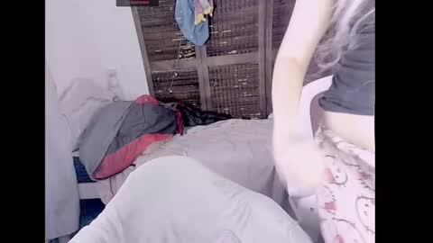 Snapshot of honeyapplealaska chatting on October 25, 2025, 3:14 am Honey Apple Alaska online show from October 25, 2025, 3:14 am