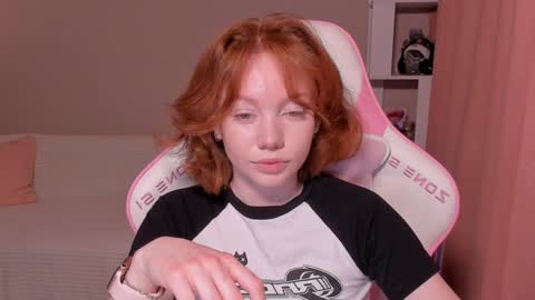 honeyautumn online show from February 6, 2025, 12:22 am