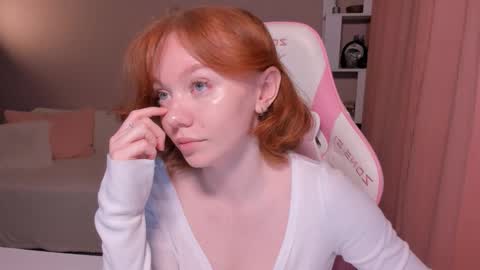 honeyautumn online show from March 11, 2025, 12:44 am