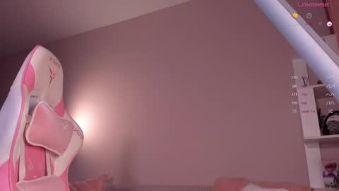 honeyautumn online show from May 19, 2026, 1:56 am