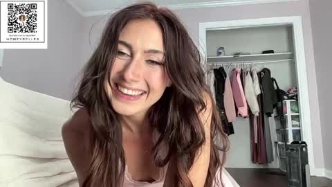 Snapshot of honeybelle8 chatting on April 14, 2026, 7:42 pm belle brunette online show from April 14, 2026, 7:42 pm
