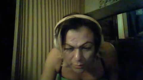 honeybfly99 online show from February 16, 2025, 11:27 am