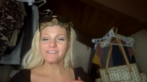 honeybuhnny online show from February 22, 2026, 2:34 am