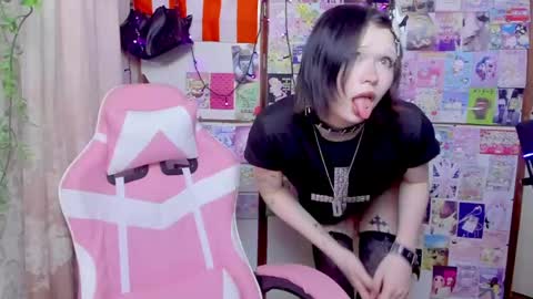 Mia online show from June 6, 2026, 5:28 pm