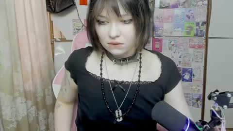Mia online show from June 9, 2026, 5:13 pm