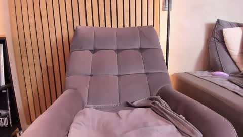 Snapshot of honeyhot69__ chatting on December 19, 2024, 2:24 pm Sofia independent model online show from December 19, 2024, 2:24 pm