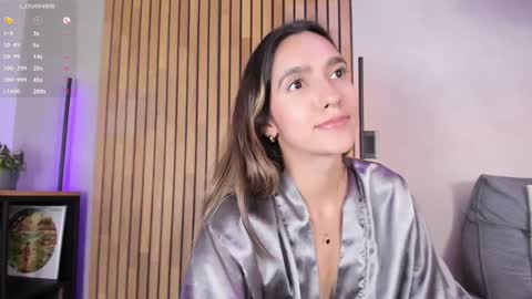 Snapshot of honeyhot69__ chatting on January 20, 2025, 5:27 pm Sofia independent model online show from January 20, 2025, 5:27 pm