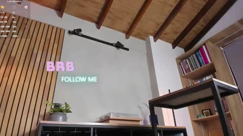Snapshot of honeyhot69__ chatting on March 7, 2025, 2:23 pm Sofia independent model online show from March 7, 2025, 2:23 pm