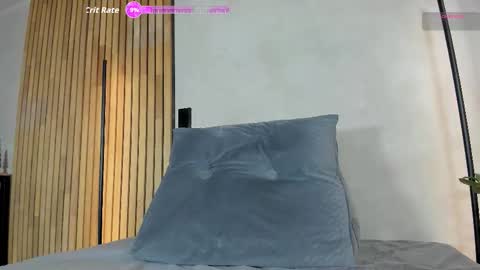 Sofia independent model online show from November 19, 2025, 11:32 am