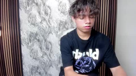 honeymoon_sariel online show from April 23, 2026, 1:46 pm