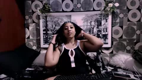 honeyrae01 online show from February 5, 2026, 6:01 pm