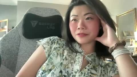 HoneySunshineNeko online show from April 10, 2026, 7:51 pm