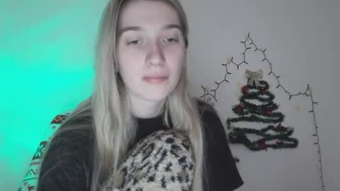 honeyveil online show from February 4, 2026, 1:17 pm