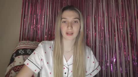 honeyveil online show from February 16, 2026, 9:44 pm