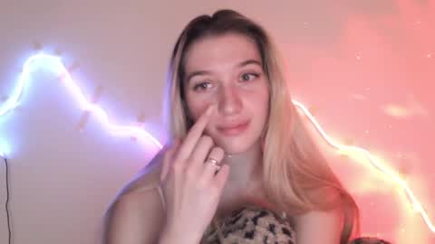 honeyveil online show from April 20, 2026, 12:30 pm