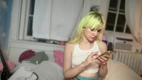 Snapshot of honeyxlimbed chatting on September 9, 2025, 6:35 am Emi Rose online show from September 9, 2025, 6:35 am