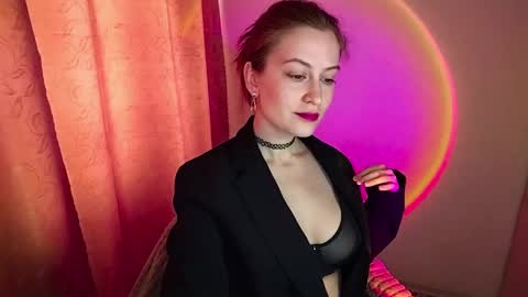 honeyy_bun online show from May 12, 2026, 7:27 am