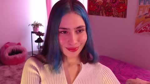 Snapshot of honeyypeaach chatting on December 18, 2024, 8:25 pm    online show from December 18, 2024, 8:25 pm