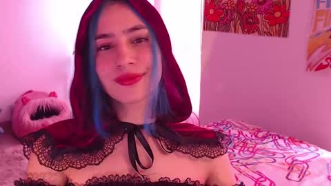 Snapshot of honeyypeaach chatting on December 22, 2024, 4:59 pm    online show from December 22, 2024, 4:59 pm