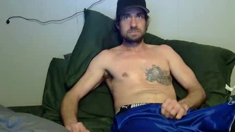 hoodedcricket online show from April 20, 2026, 11:28 pm