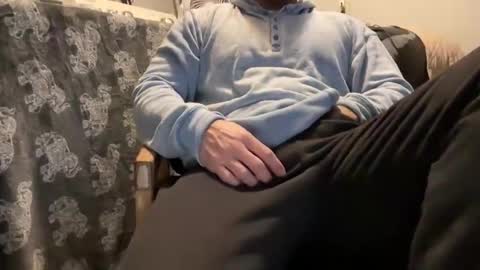 Snapshot of hoodiesahdgoodies chatting on February 2, 2026, 10:47 am D online show from February 2, 2026, 10:47 am