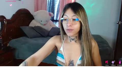 Hoollly Jones online show from December 17, 2025, 1:06 pm