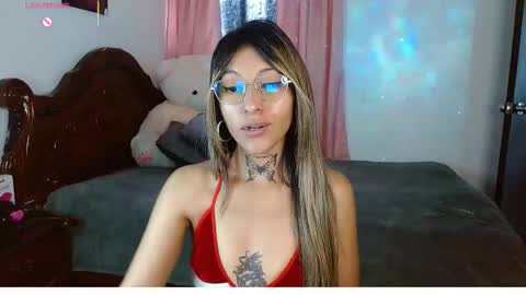 Hoollly Jones online show from December 19, 2025, 3:30 pm