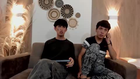 hoot_booys_ online show from November 26, 2025, 7:59 pm