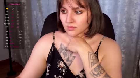 Snapshot of hoot_owl_cb chatting on September 14, 2025, 4:44 am Karina online show from September 14, 2025, 4:44 am