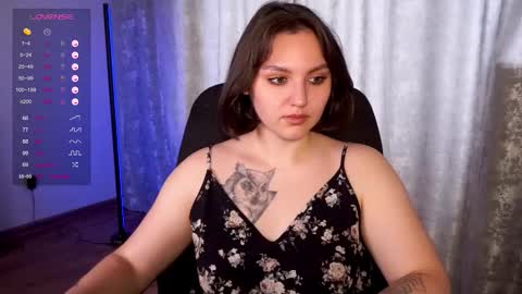 Snapshot of hoot_owl_cb chatting on September 16, 2025, 11:17 pm Karina online show from September 16, 2025, 11:17 pm