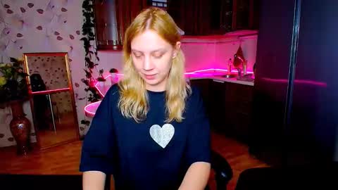 Snapshot of hope_happyyy chatting on October 2, 2025, 8:10 am hope happyyy online show from October 2, 2025, 8:10 am