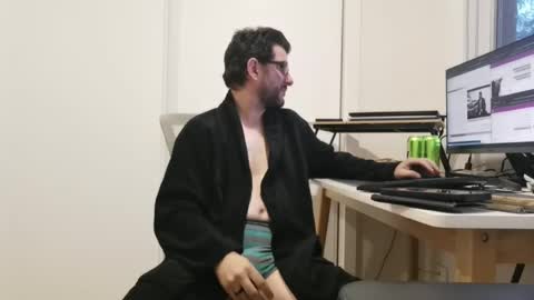 hopefulguy86 online show from June 19, 2026, 7:12 am