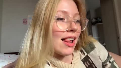 Audrey online show from September 14, 2025, 2:33 am