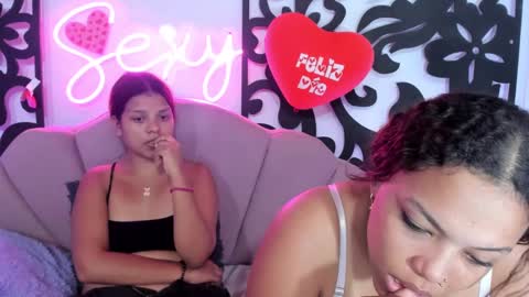 Snapshot of horny_babyss chatting on February 18, 2025, 3:10 am CATALINA Y LAURA  online show from February 18, 2025, 3:10 am
