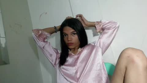 Snapshot of horny_rhiana chatting on May 25, 2026, 4:24 pm Rhiana online show from May 25, 2026, 4:24 pm