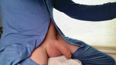 Snapshot of horny_throb chatting on March 31, 2026, 12:05 pm horny_throb online show from March 31, 2026, 12:05 pm