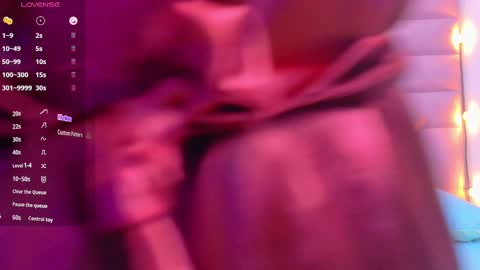 Khloe  online show from September 23, 2025, 2:03 am