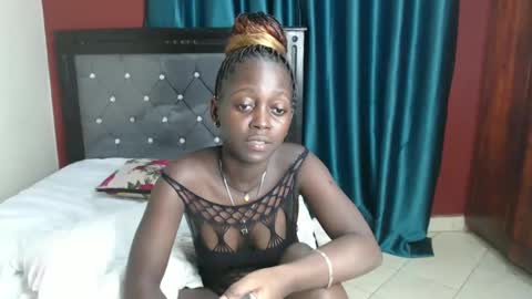 Snapshot of hornybella4 chatting on December 22, 2024, 6:49 am Bella online show from December 22, 2024, 6:49 am