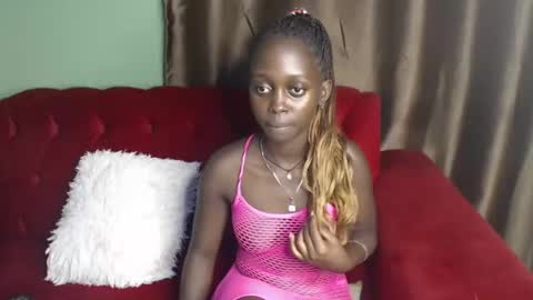 Snapshot of hornybella4 chatting on January 7, 2025, 11:56 pm Bella online show from January 7, 2025, 11:56 pm