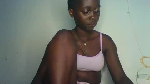 Snapshot of hornybella4 chatting on October 2, 2025, 12:34 pm Bella online show from October 2, 2025, 12:34 pm