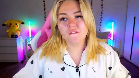 HornyCakee online show from September 21, 2025, 10:17 am