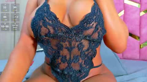 Valentina  online show from November 20, 2025, 1:33 pm